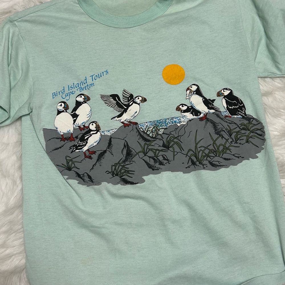 VINTAGE 90s Single Stitch Puffin Graphic Tee - Picture 3 of 5